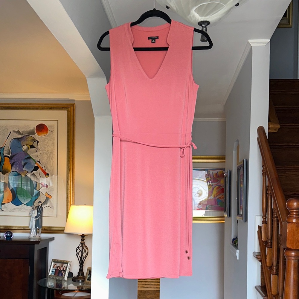 Ann Taylor Coral-Pink V-Neck Knee Length Dress with Tie Waist Sz M